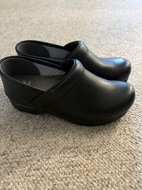 Women's Black Slip-On Clog Shoes